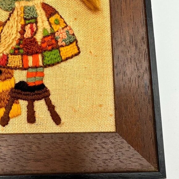 Vintage Crewel Embroidery Art Set 1970s Framed Burlap Featuring Girls Sewing & C - Picture 12 of 16
